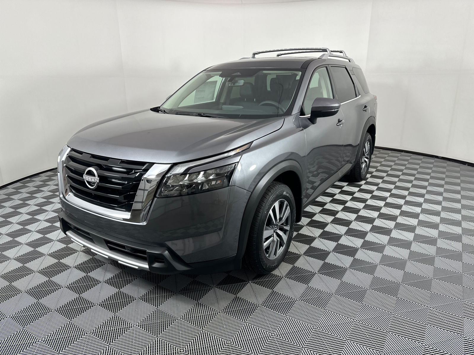 2025 Nissan Pathfinder SL 3