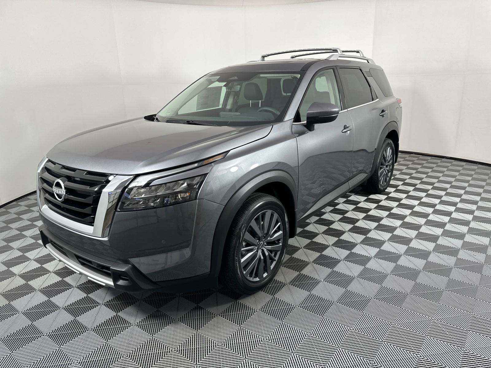 2025 Nissan Pathfinder SL 3