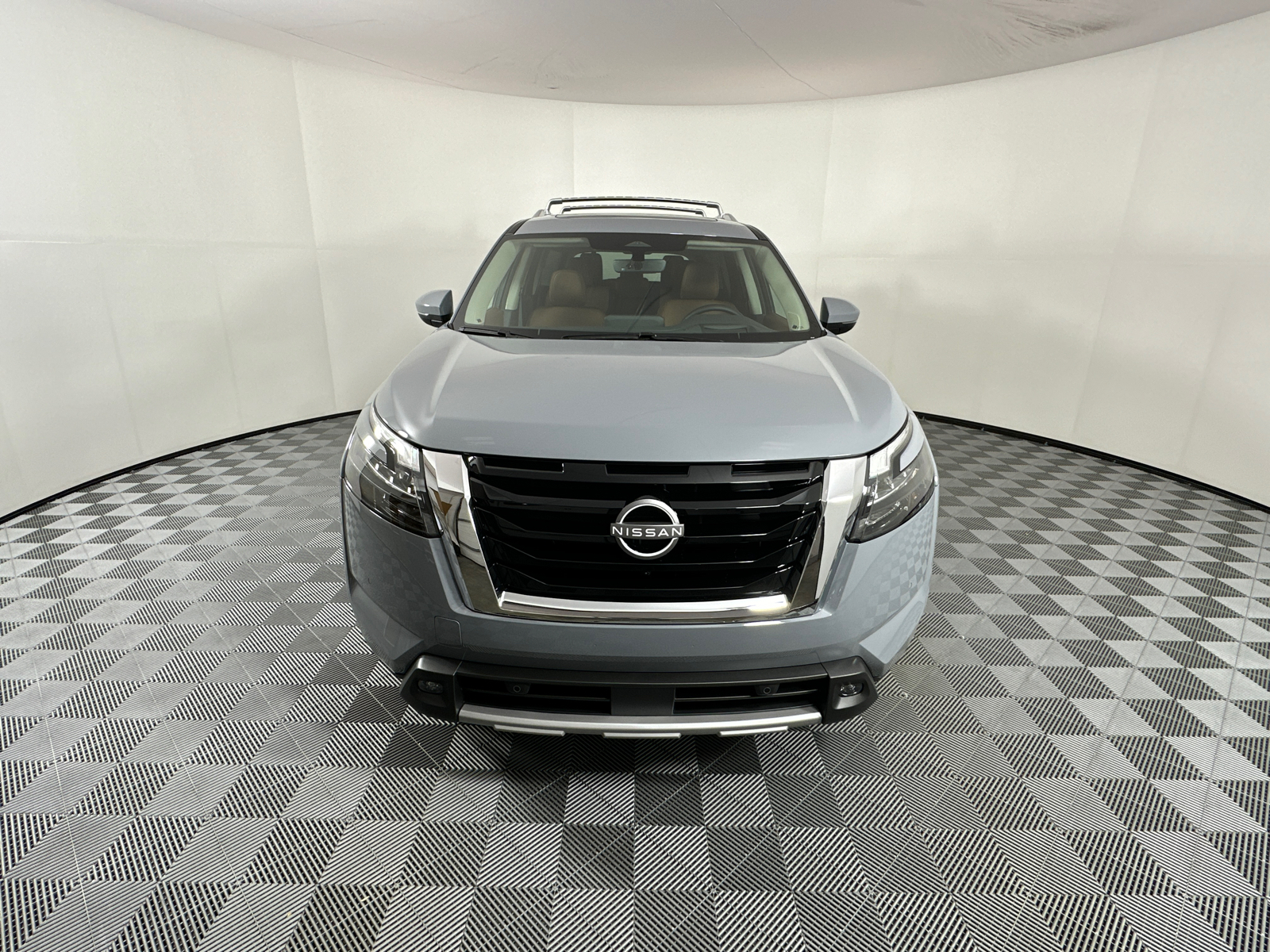 2025 Nissan Pathfinder Platinum 2