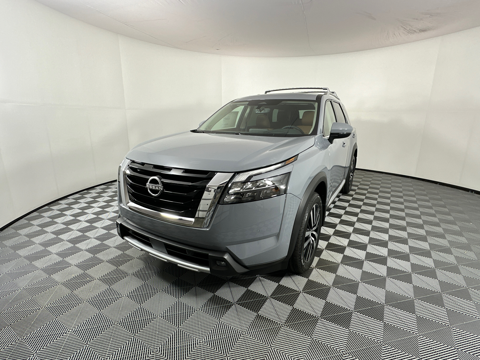 2025 Nissan Pathfinder Platinum 3