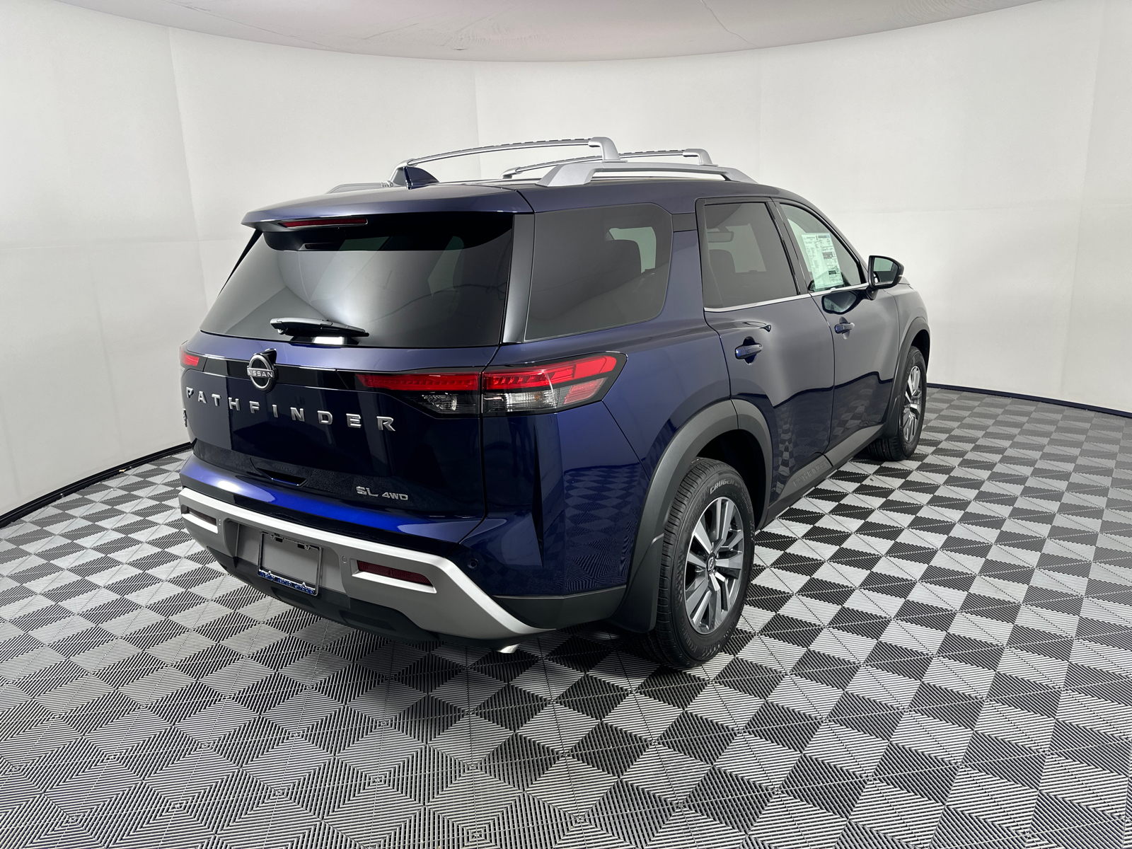 2025 Nissan Pathfinder SL 7