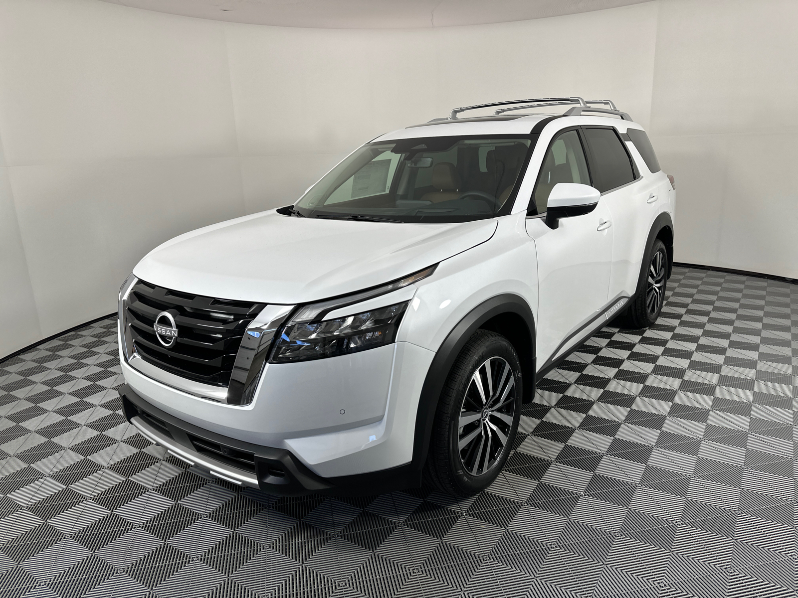 2025 Nissan Pathfinder Platinum 3