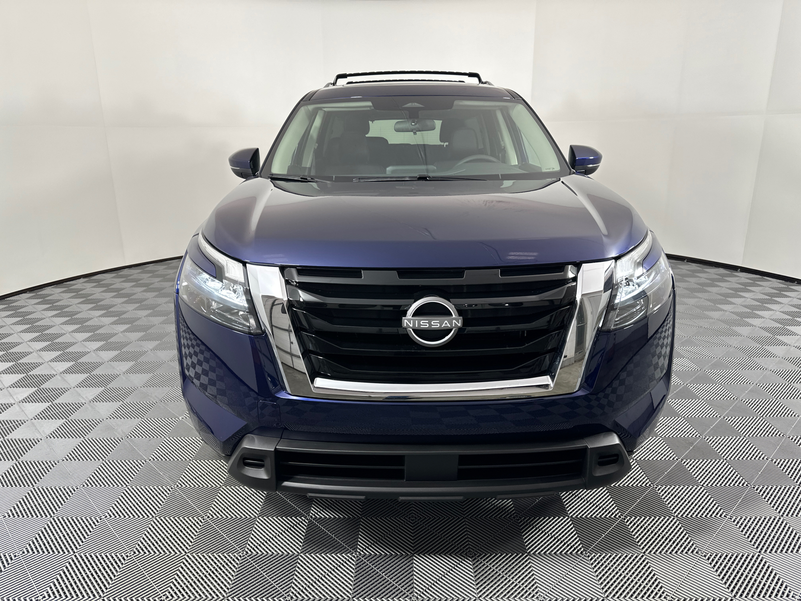 2025 Nissan Pathfinder SV 2