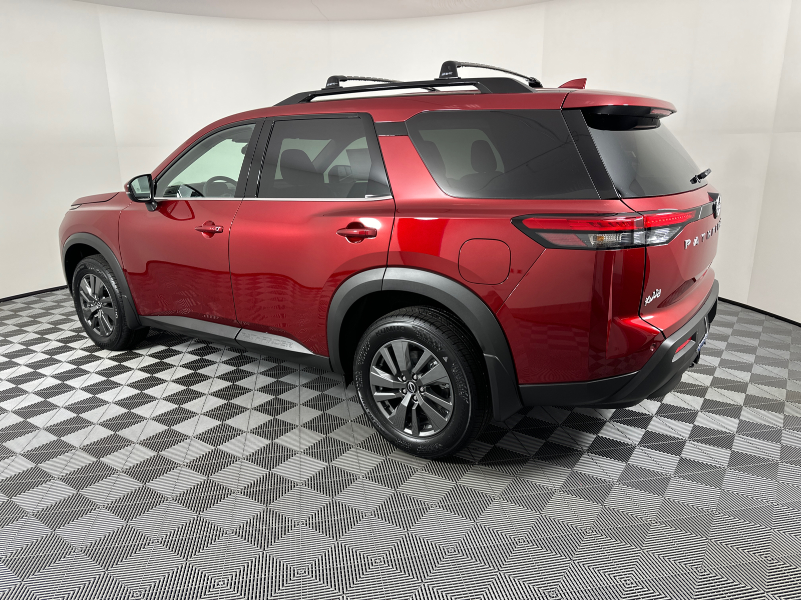 2025 Nissan Pathfinder SV 5