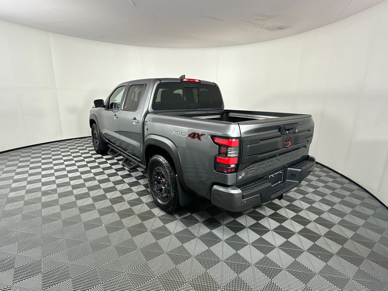 2025 Nissan Frontier PRO-4X 5