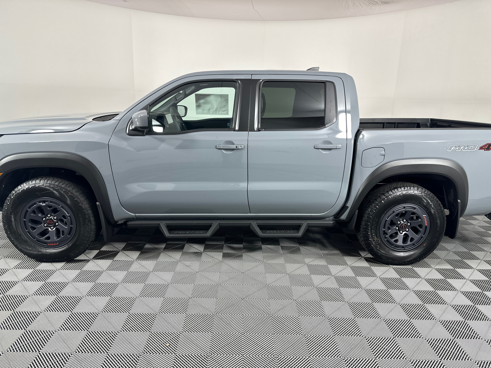 2025 Nissan Frontier PRO-4X 4