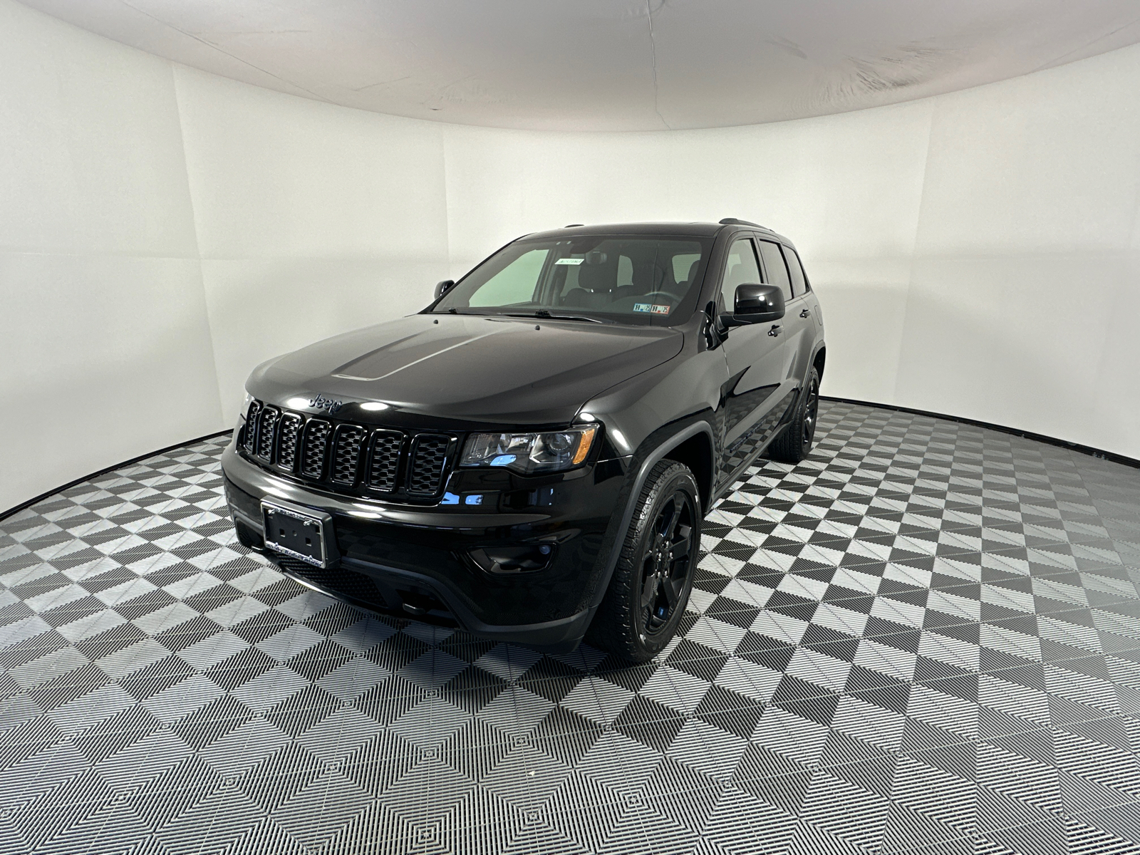 2019 Jeep Grand Cherokee Upland Edition 3