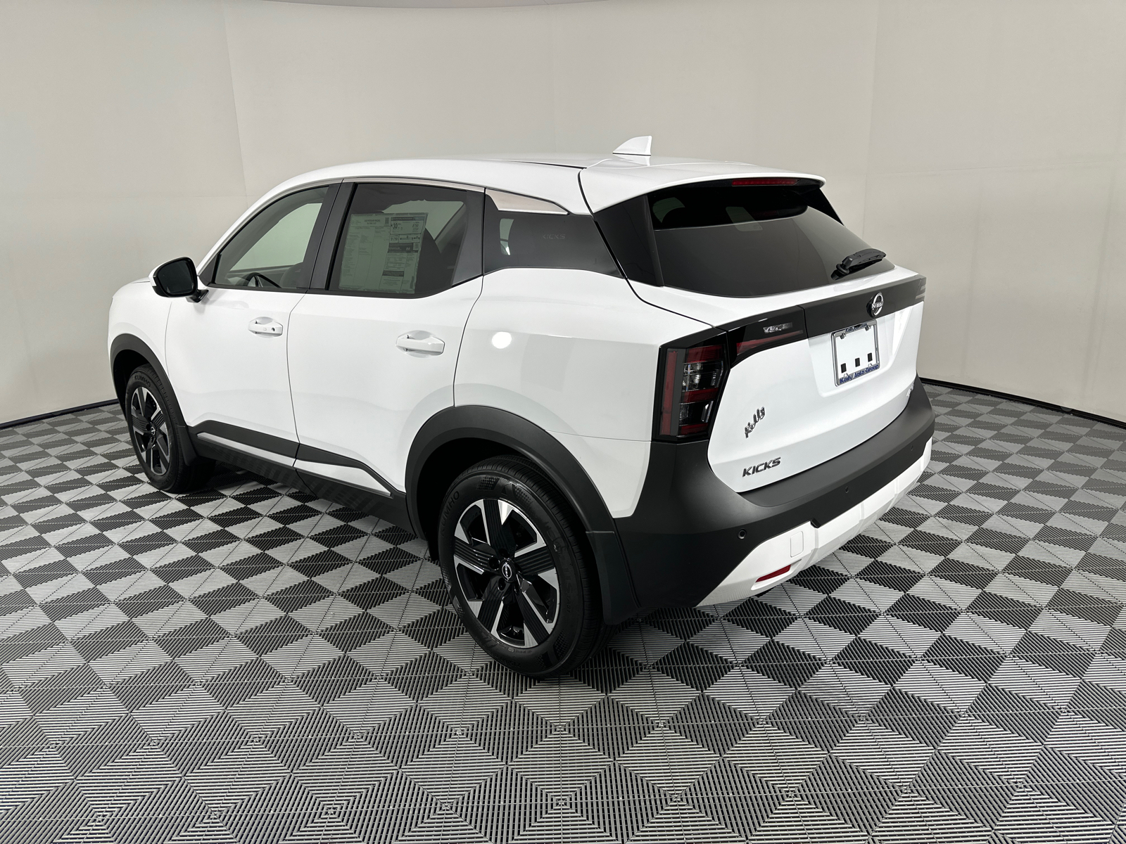 2025 Nissan Kicks SV 5