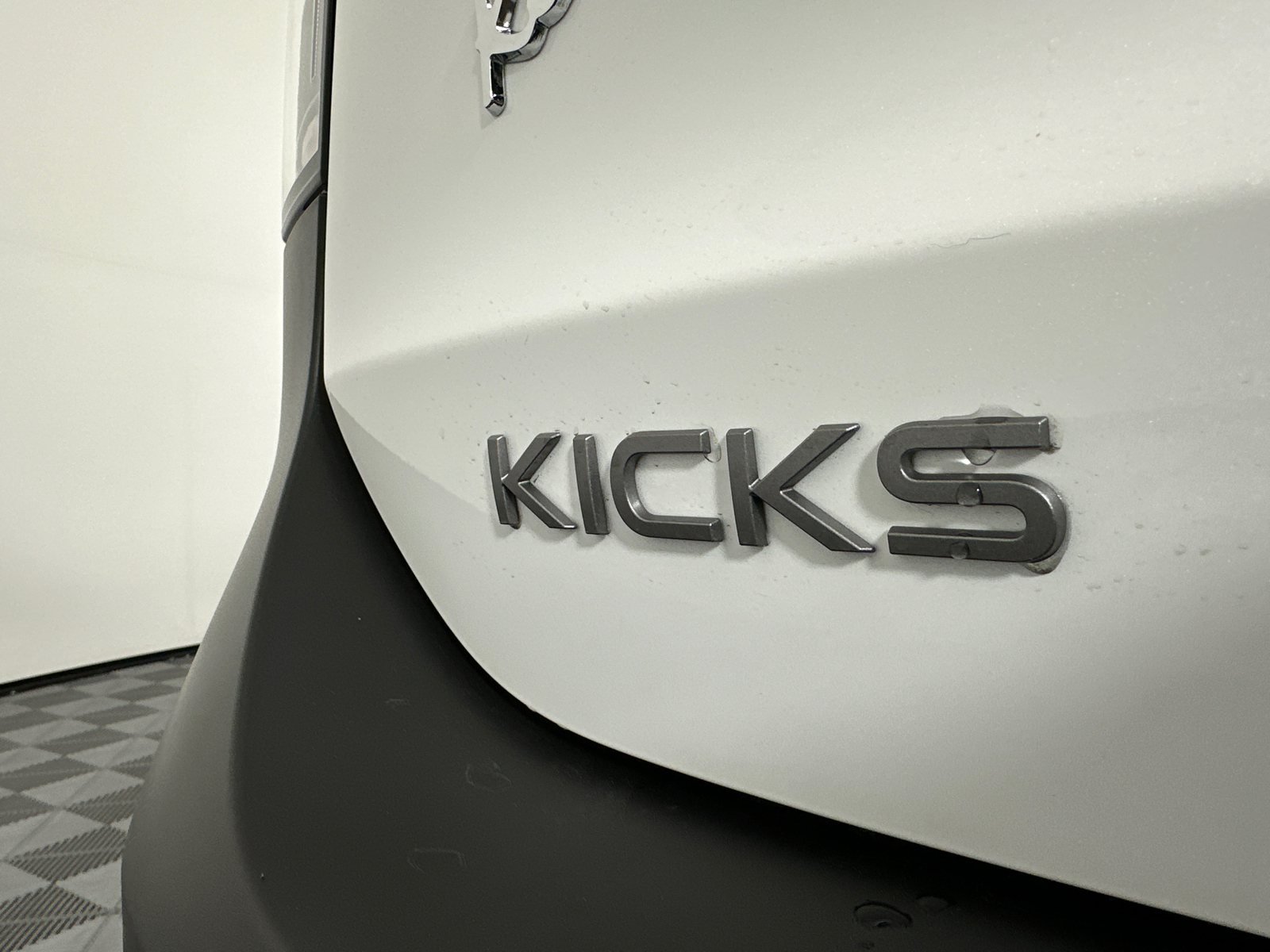 2025 Nissan Kicks SR 10