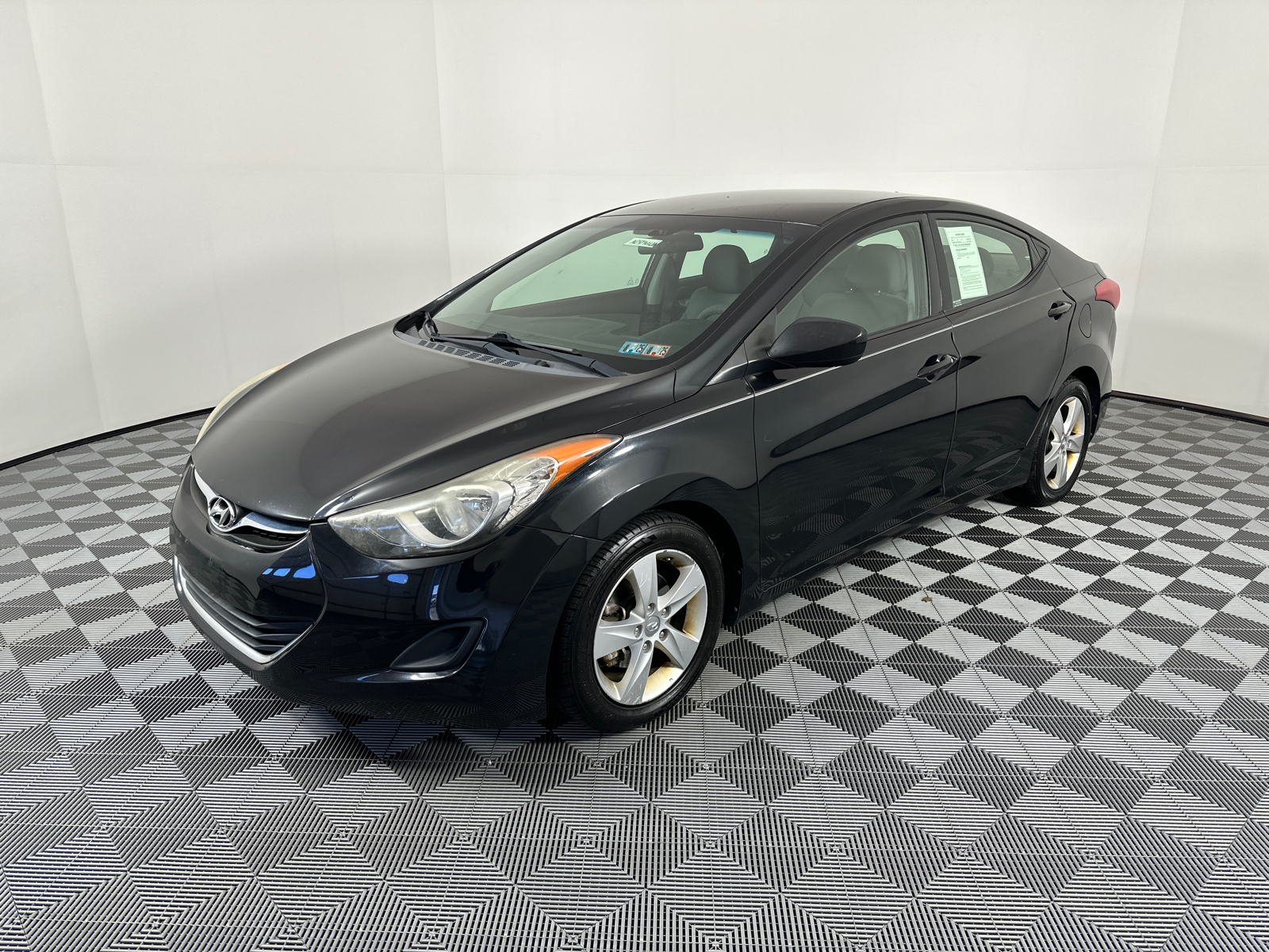 2013 Hyundai Elantra GLS 3