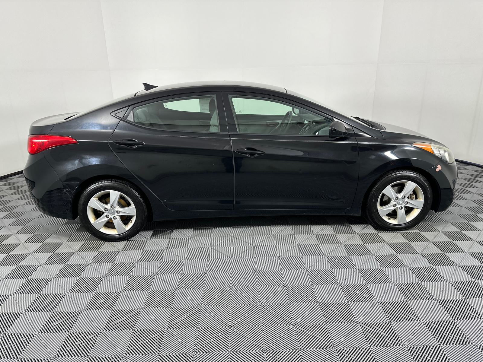 2013 Hyundai Elantra GLS 8