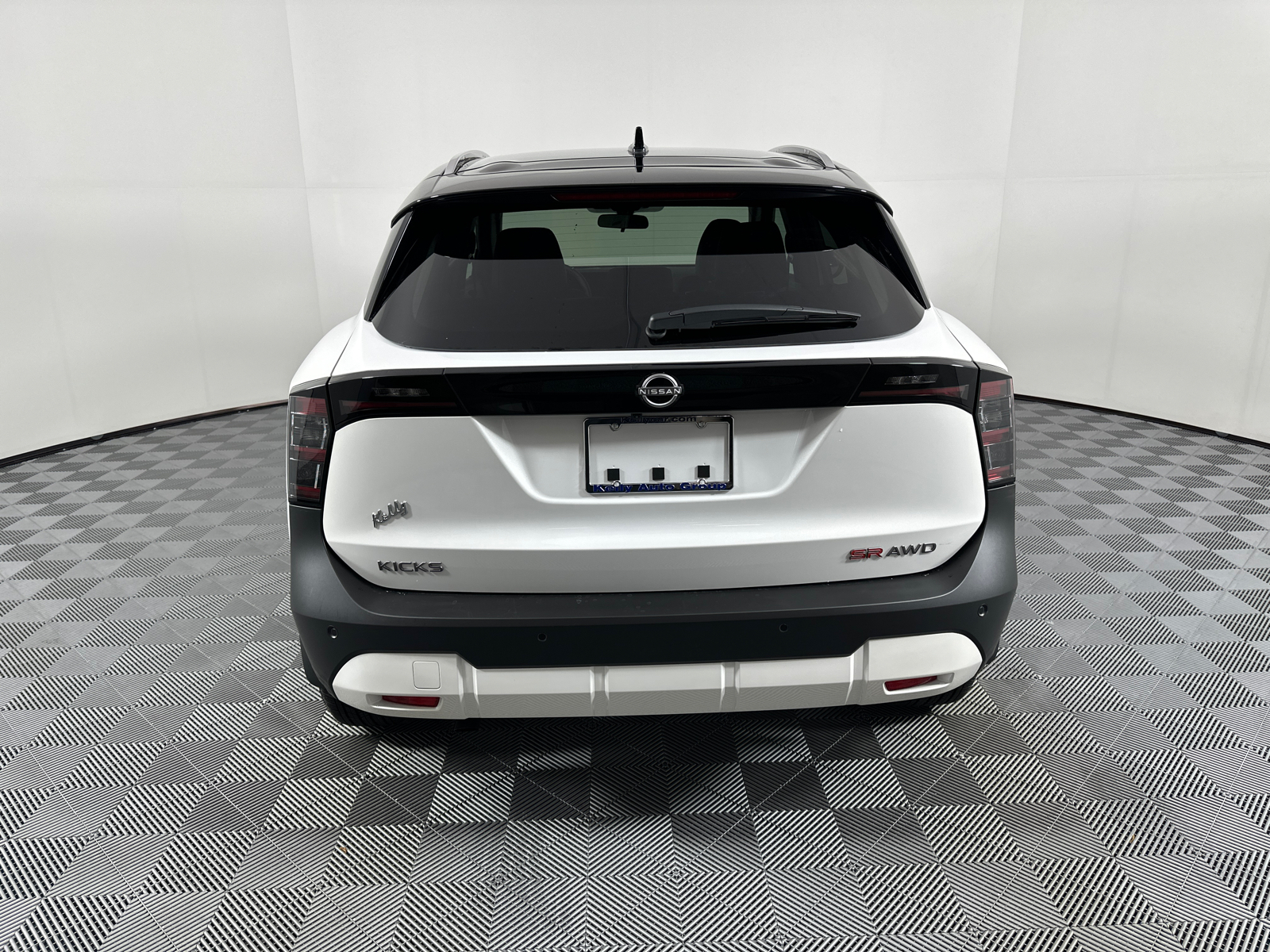 2025 Nissan Kicks SR 6