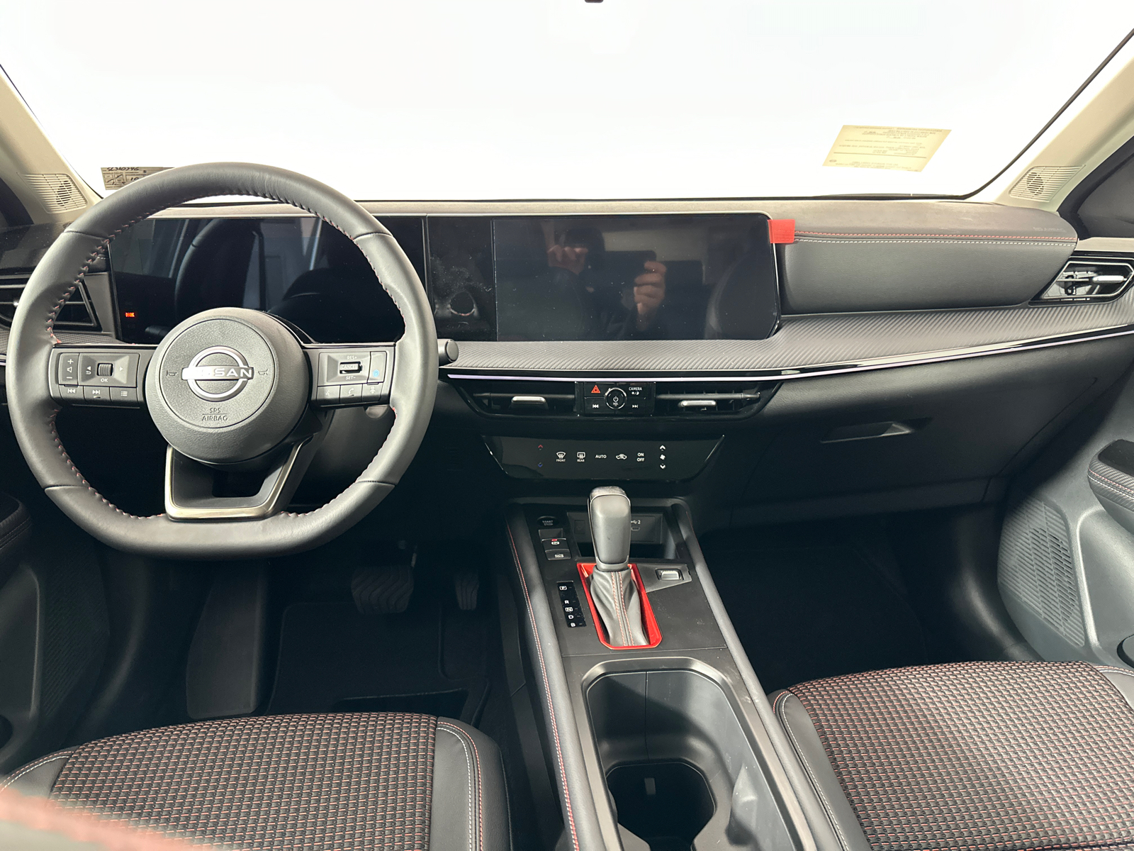 2025 Nissan Kicks SR 17