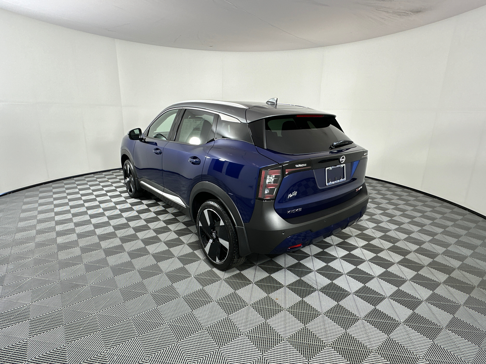 2025 Nissan Kicks SR 5