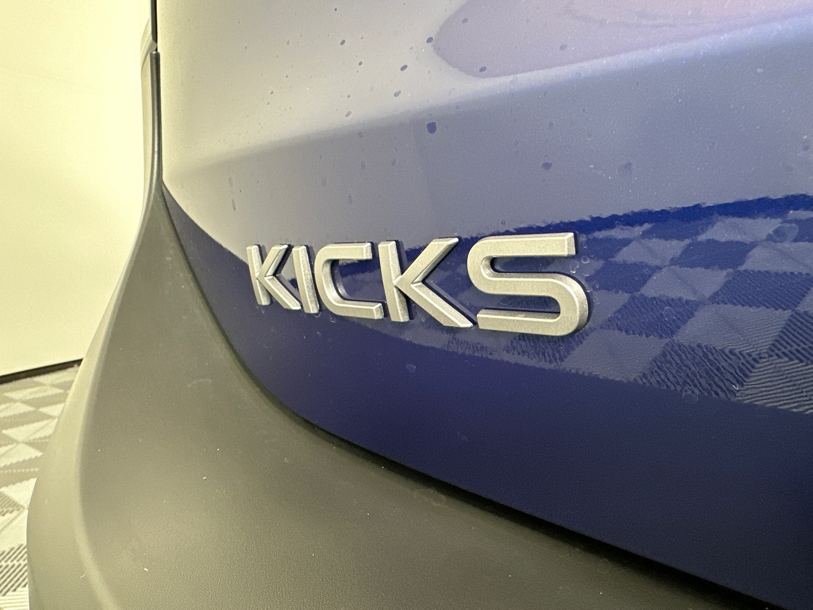 2025 Nissan Kicks SR 10