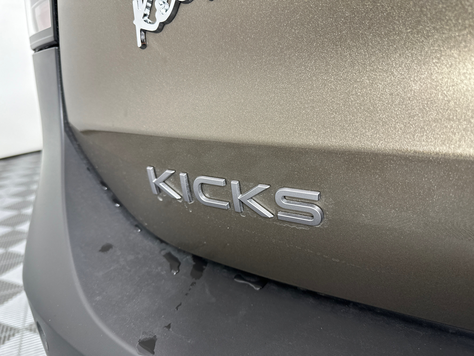 2025 Nissan Kicks SV 9