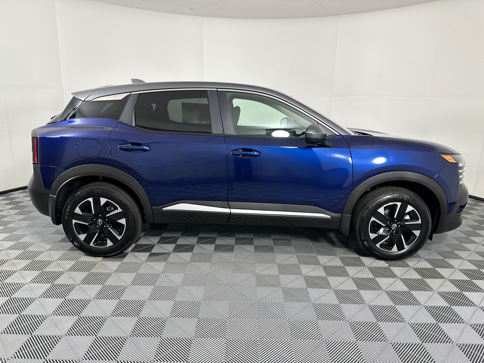 2025 Nissan Kicks SV 8