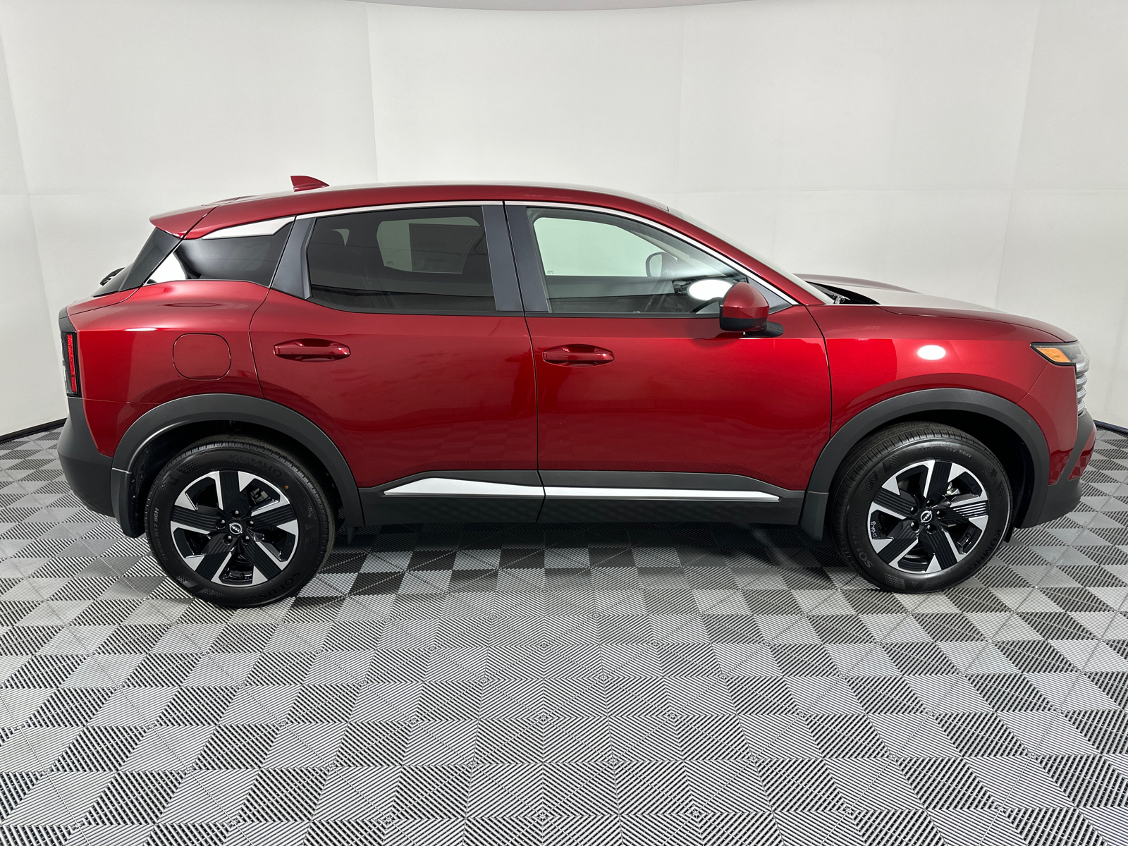 2025 Nissan Kicks SV 8