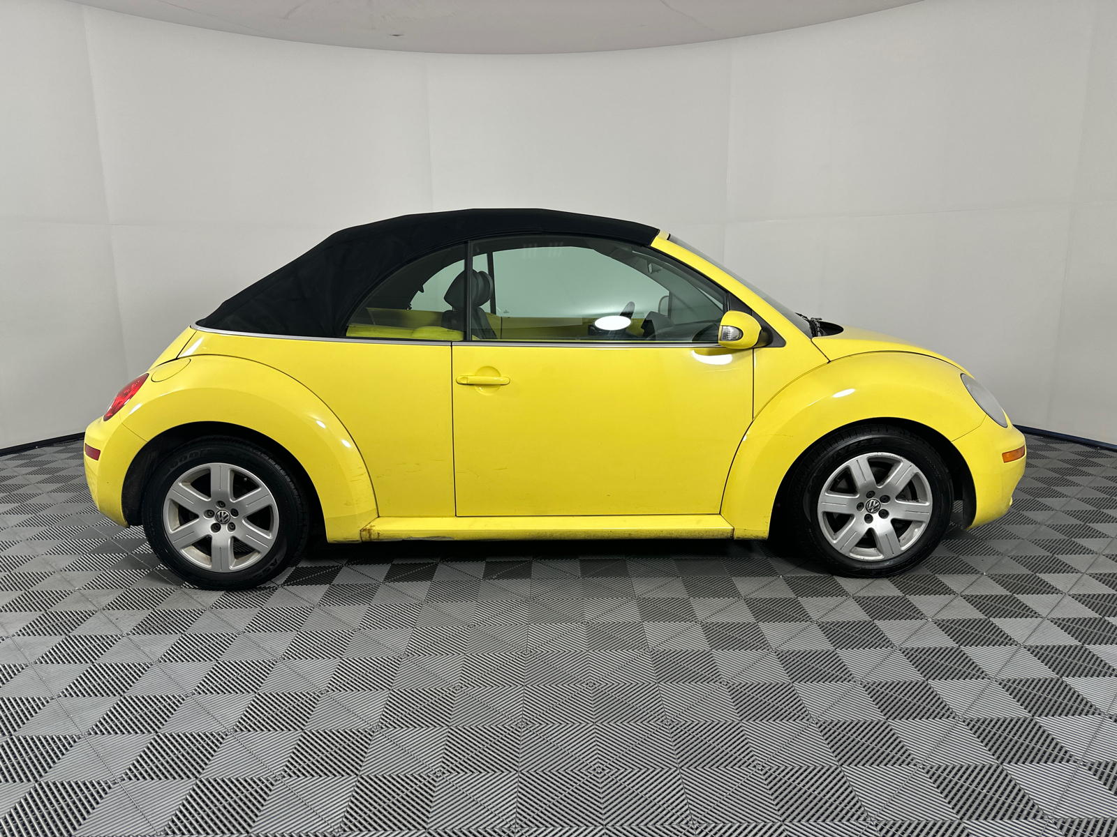 2007 Volkswagen Beetle 2.5L 8