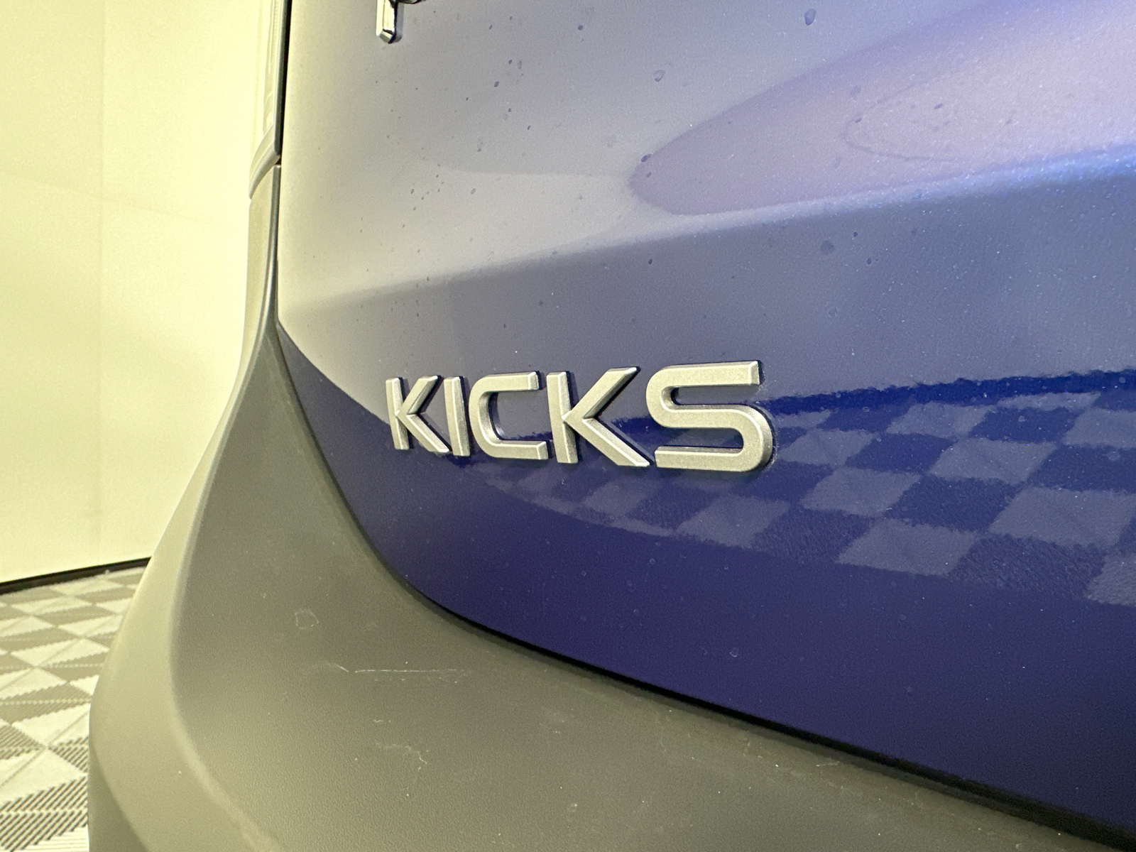 2025 Nissan Kicks S 10