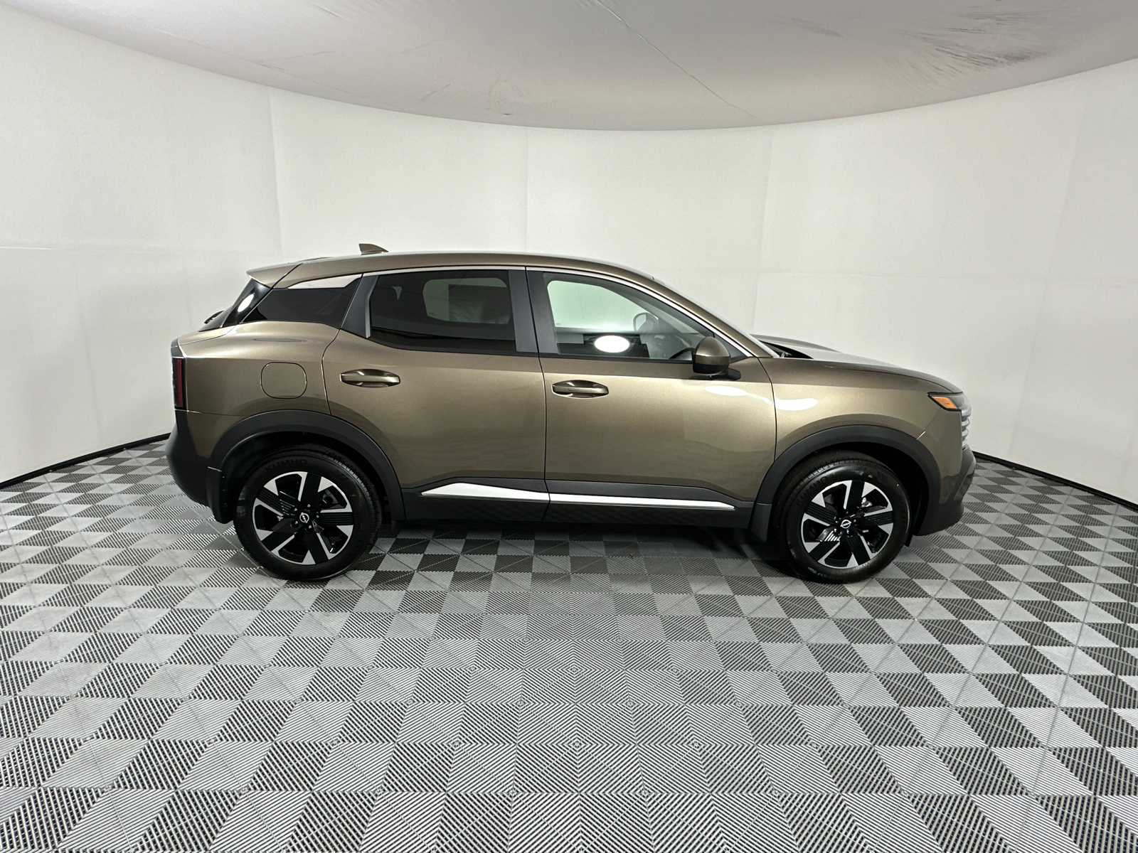 2025 Nissan Kicks SV 8