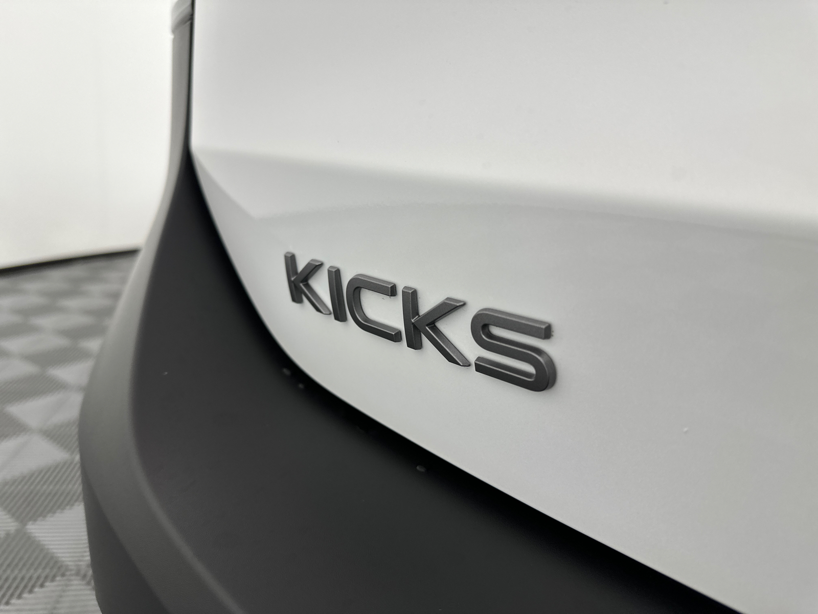 2025 Nissan Kicks SV 10