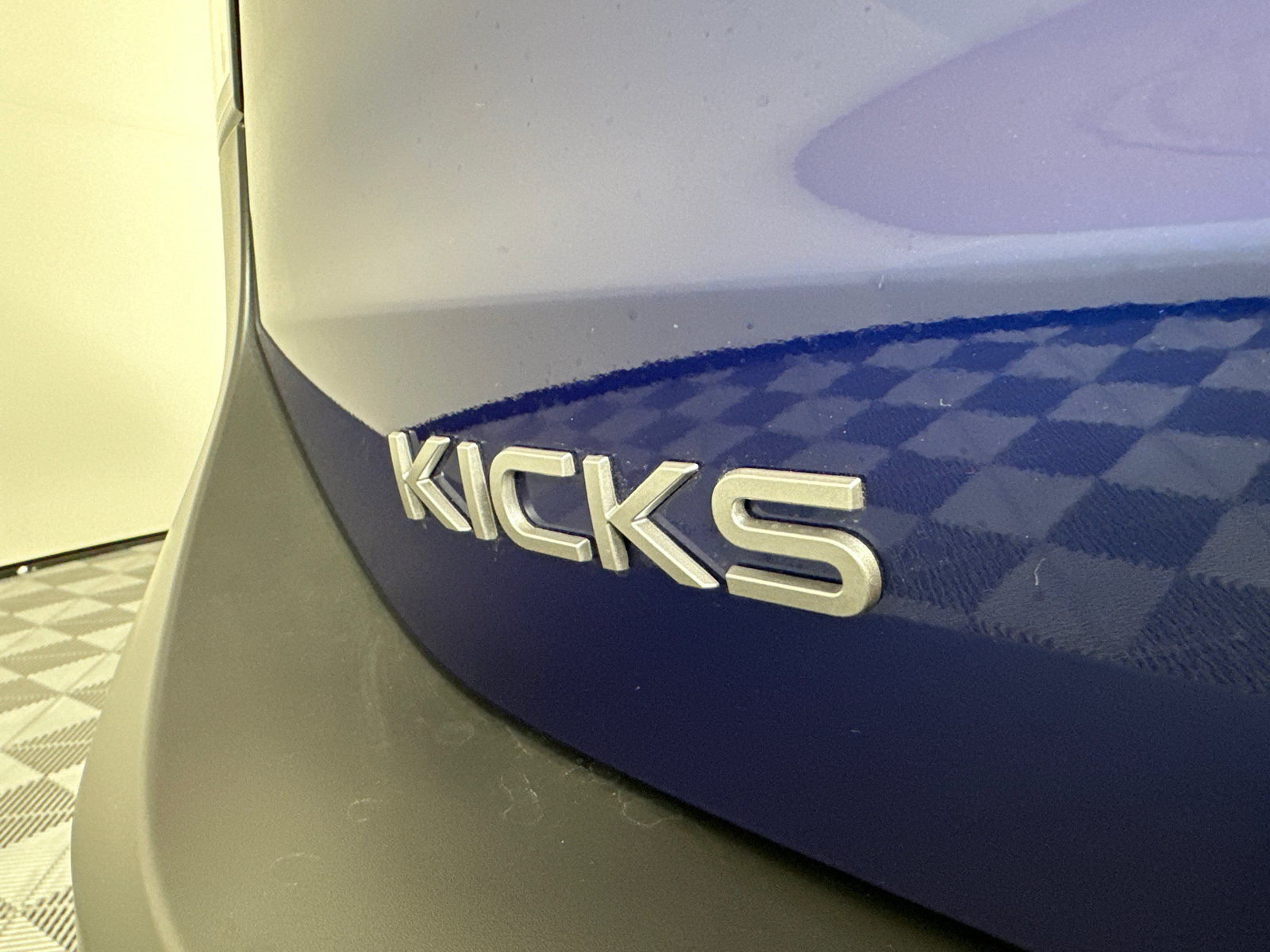 2025 Nissan Kicks S 10