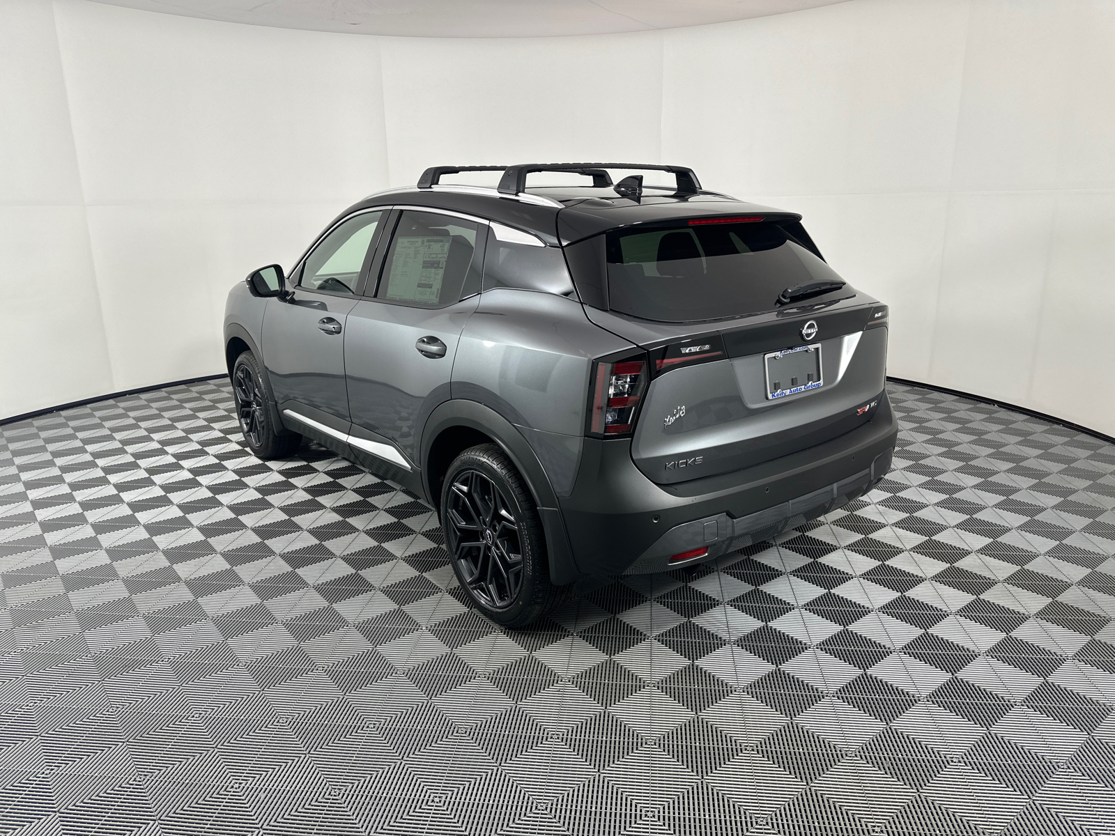 2025 Nissan Kicks SR 5