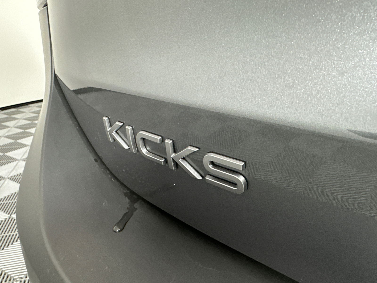 2025 Nissan Kicks SR 10