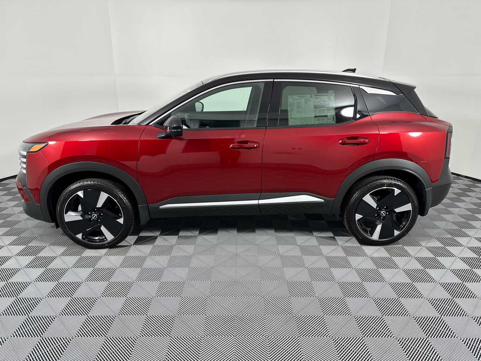 2025 Nissan Kicks SR 4