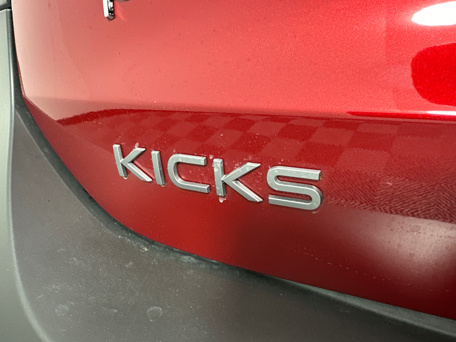 2025 Nissan Kicks SR 9