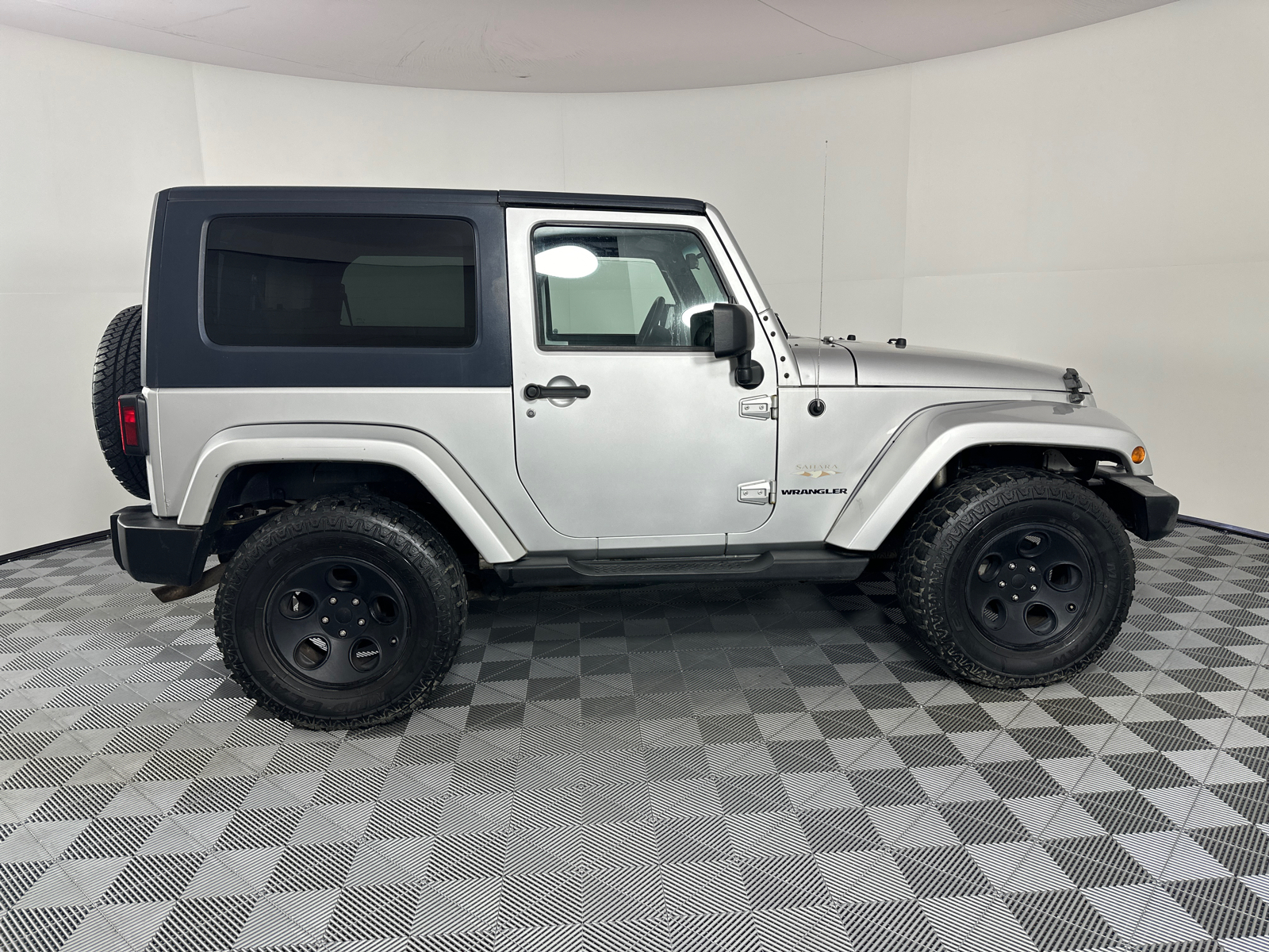 2008 Jeep Wrangler Sahara 8