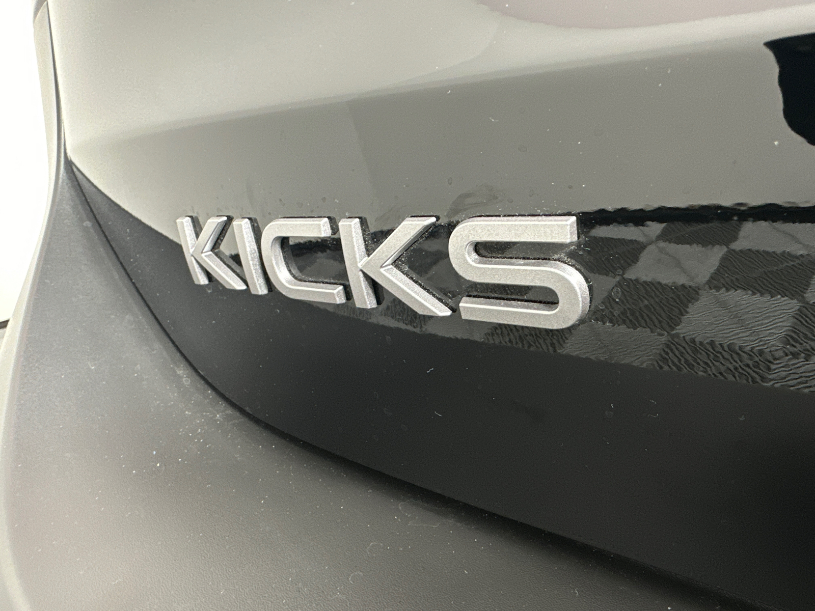 2025 Nissan Kicks S 10