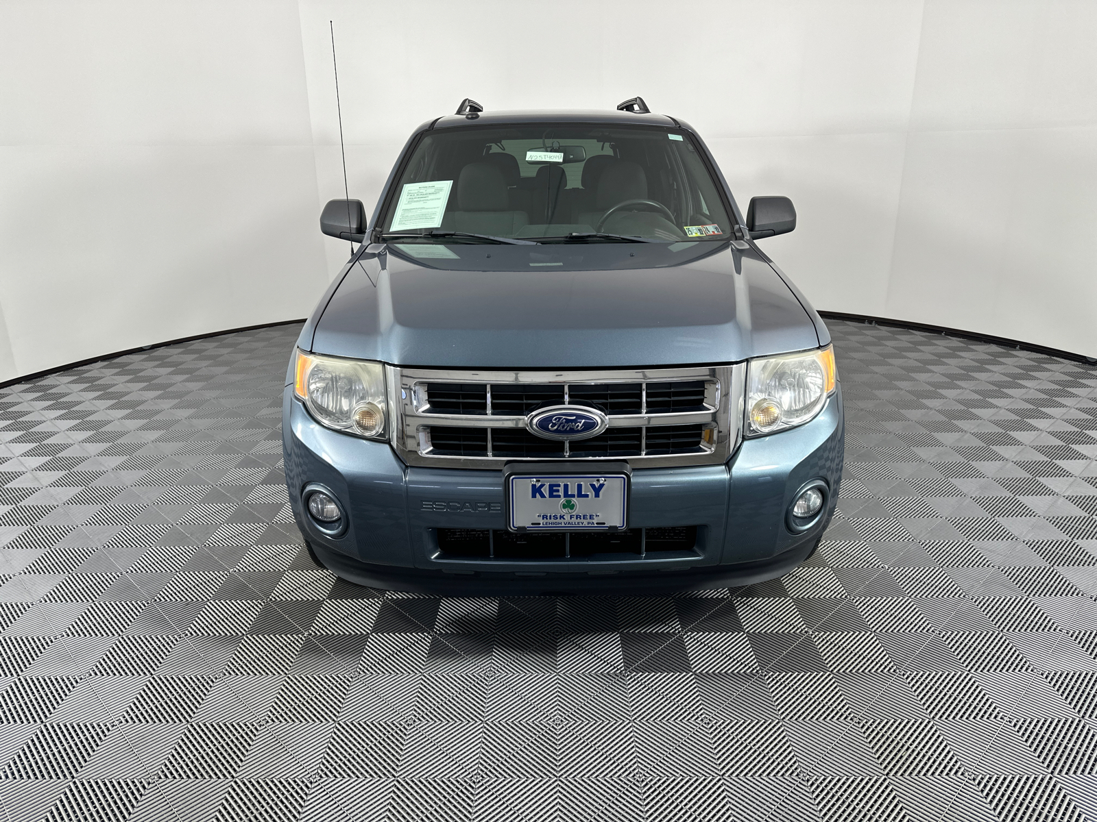 2011 Ford Escape XLT 2