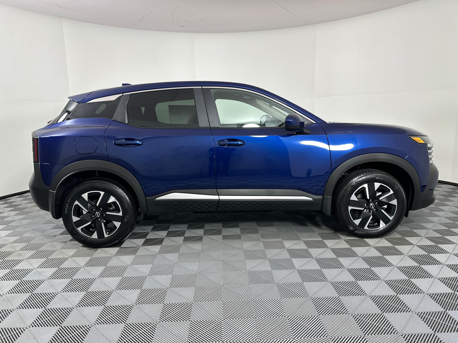 2025 Nissan Kicks SV 8