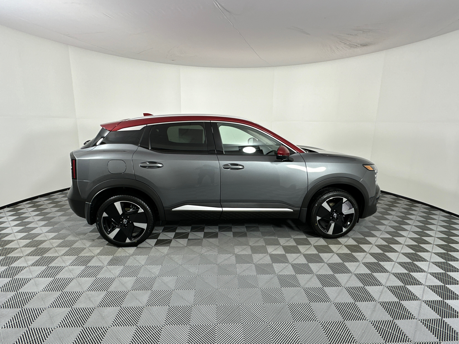 2025 Nissan Kicks SR 8