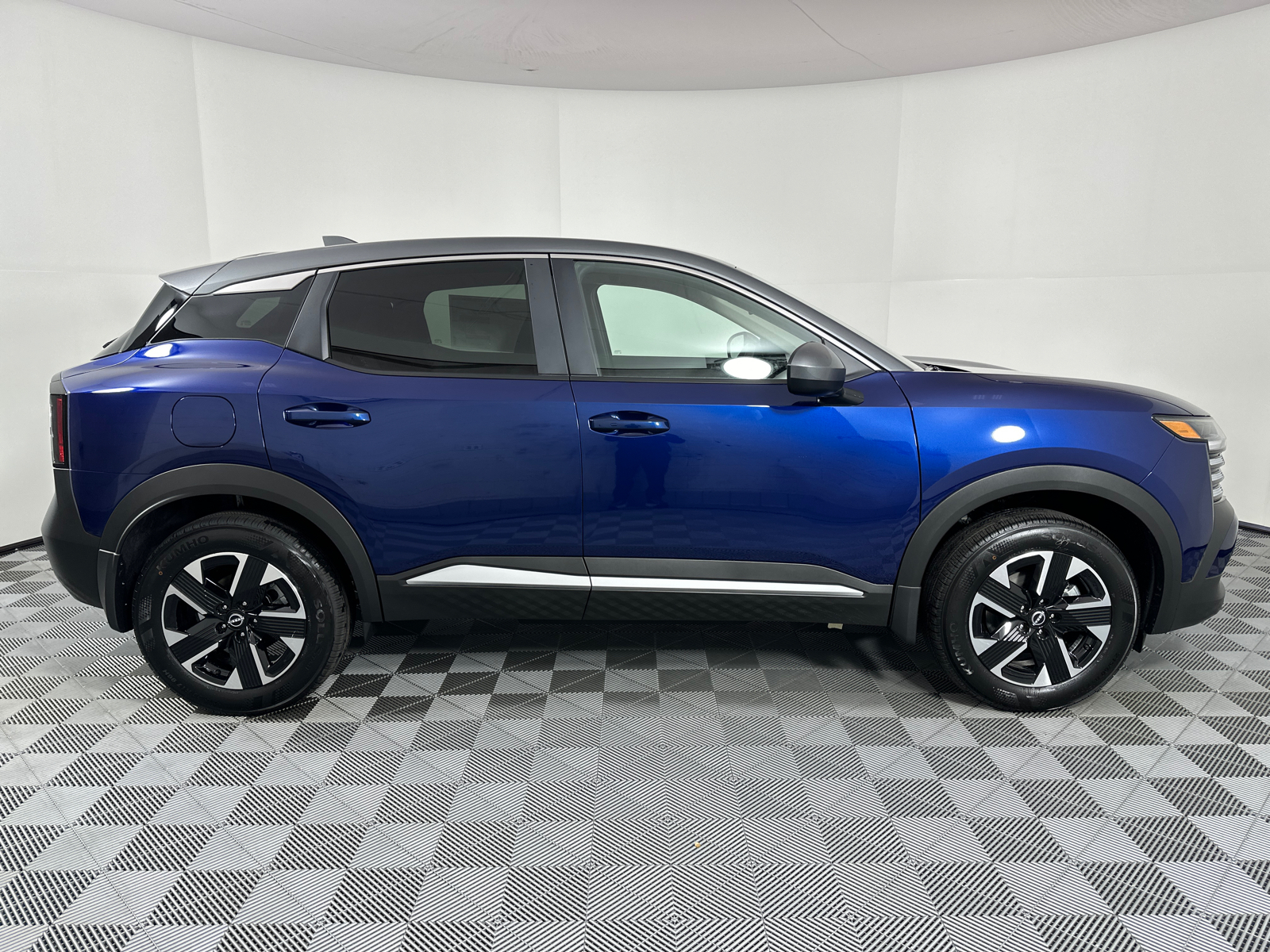 2025 Nissan Kicks SV 8