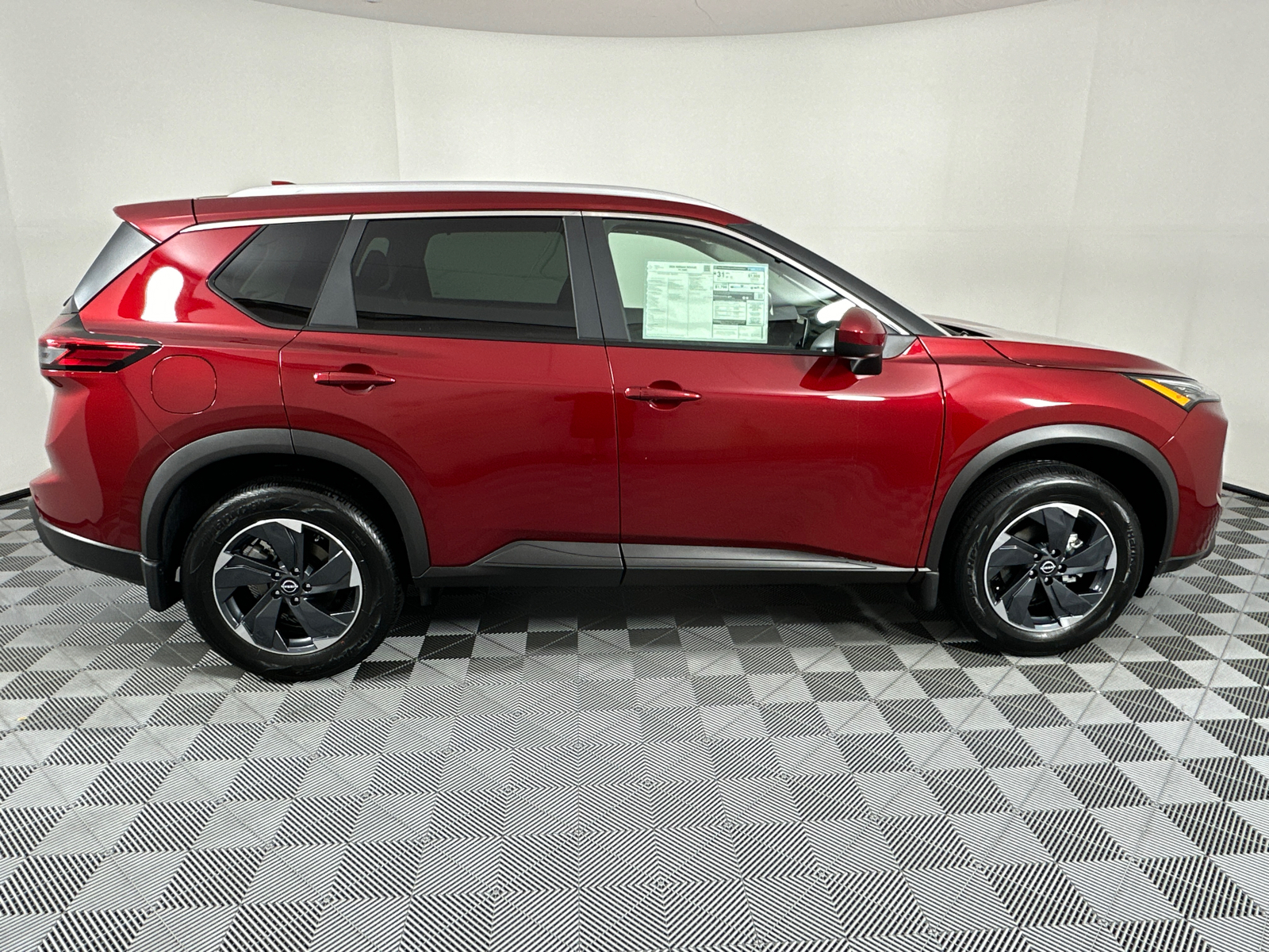 2025 Nissan Rogue SV 8