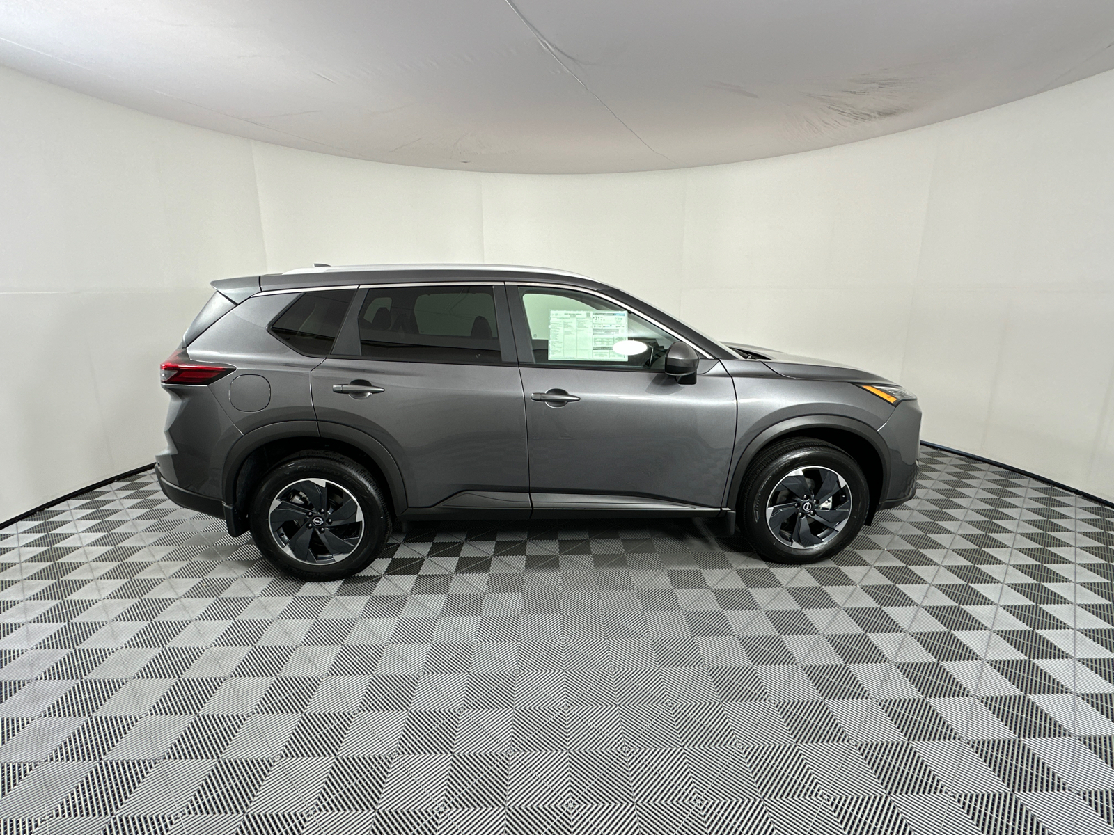 2025 Nissan Rogue SV 8