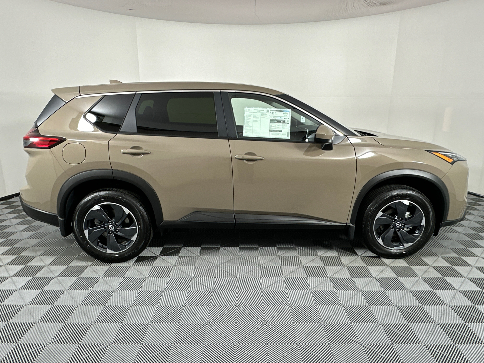 2025 Nissan Rogue SV 8