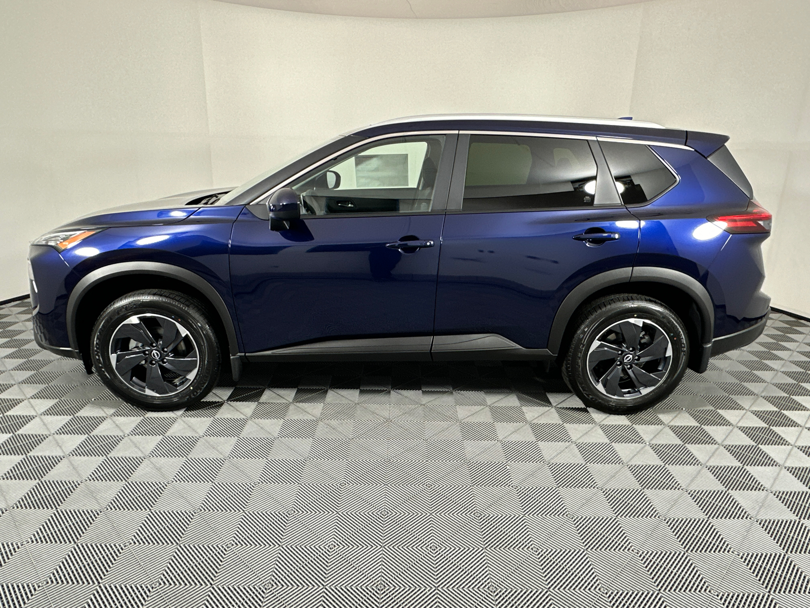 2025 Nissan Rogue SV 4