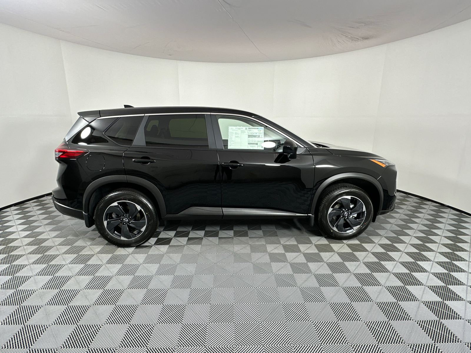 2025 Nissan Rogue SV 8