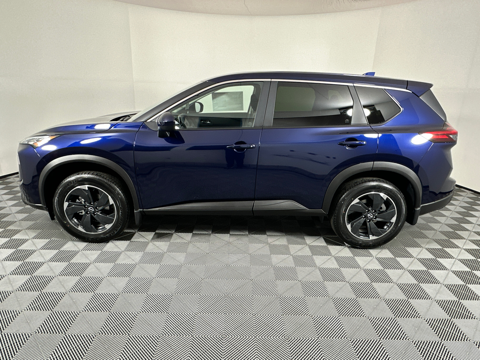 2025 Nissan Rogue SV 4