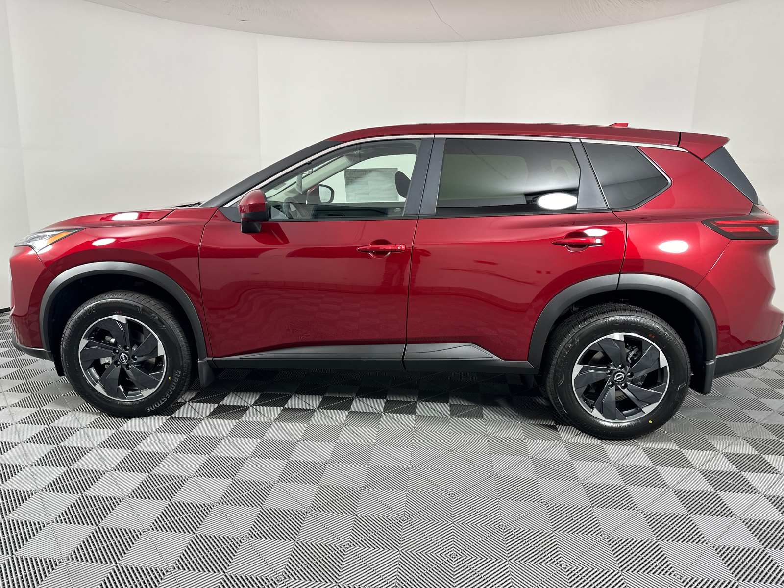 2025 Nissan Rogue SV 4