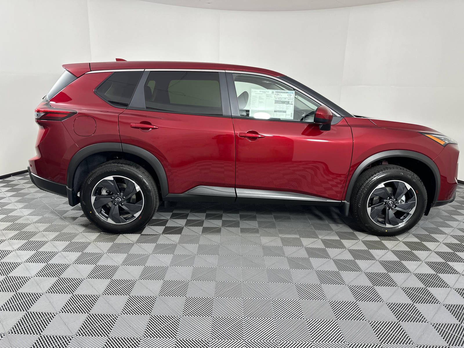 2025 Nissan Rogue SV 8