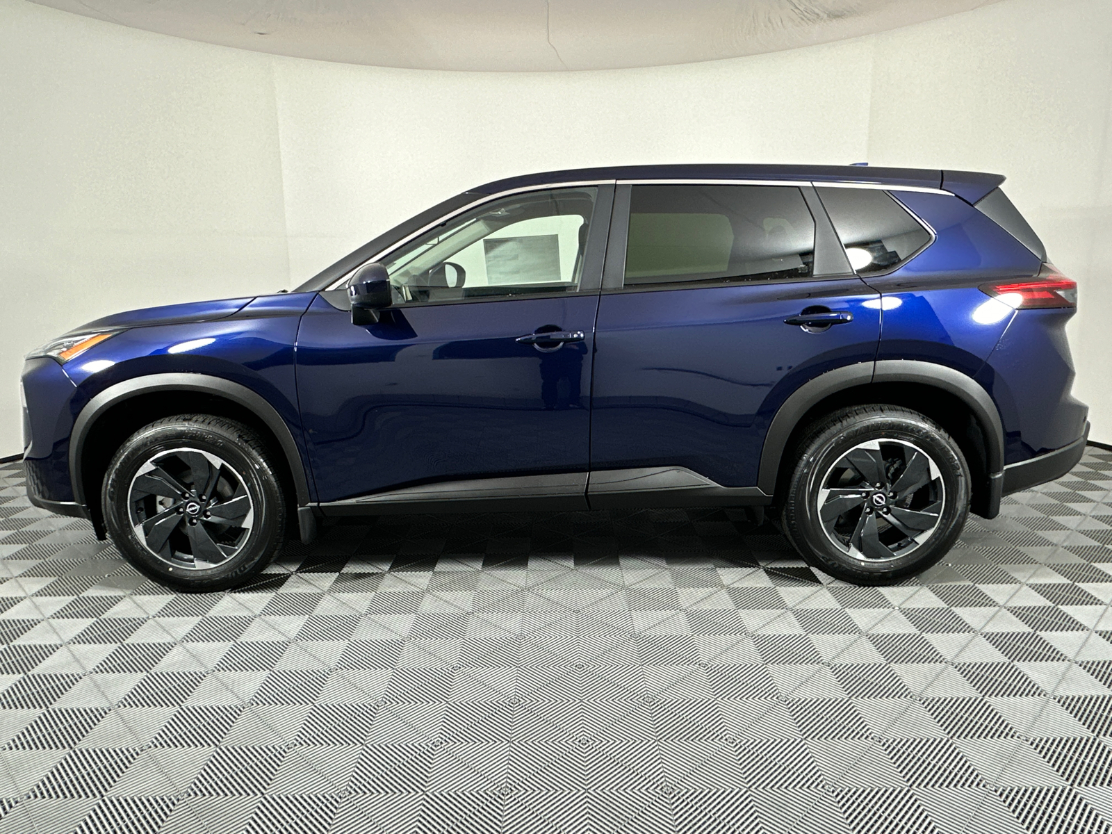 2025 Nissan Rogue SV 4