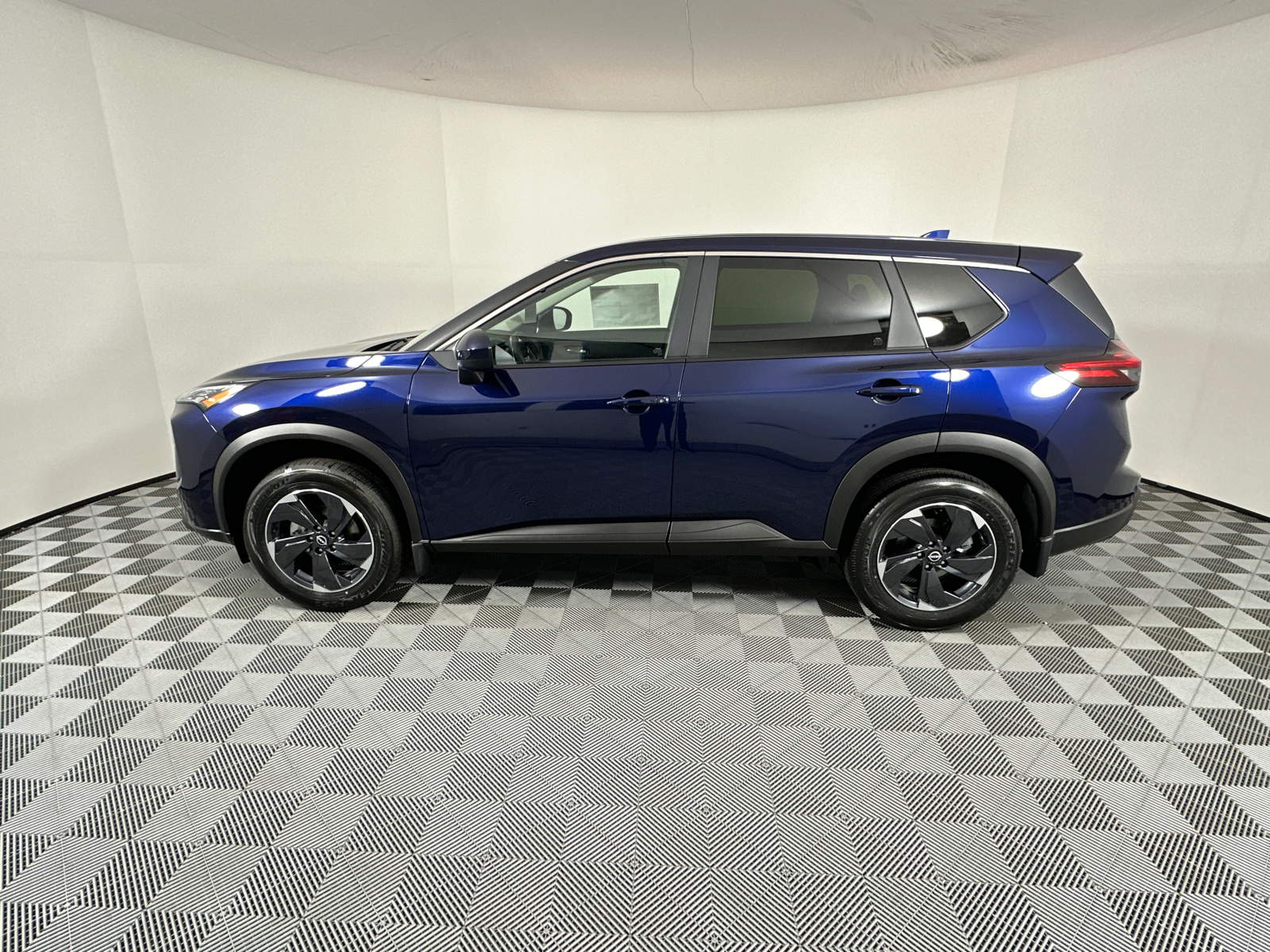 2025 Nissan Rogue SV 4