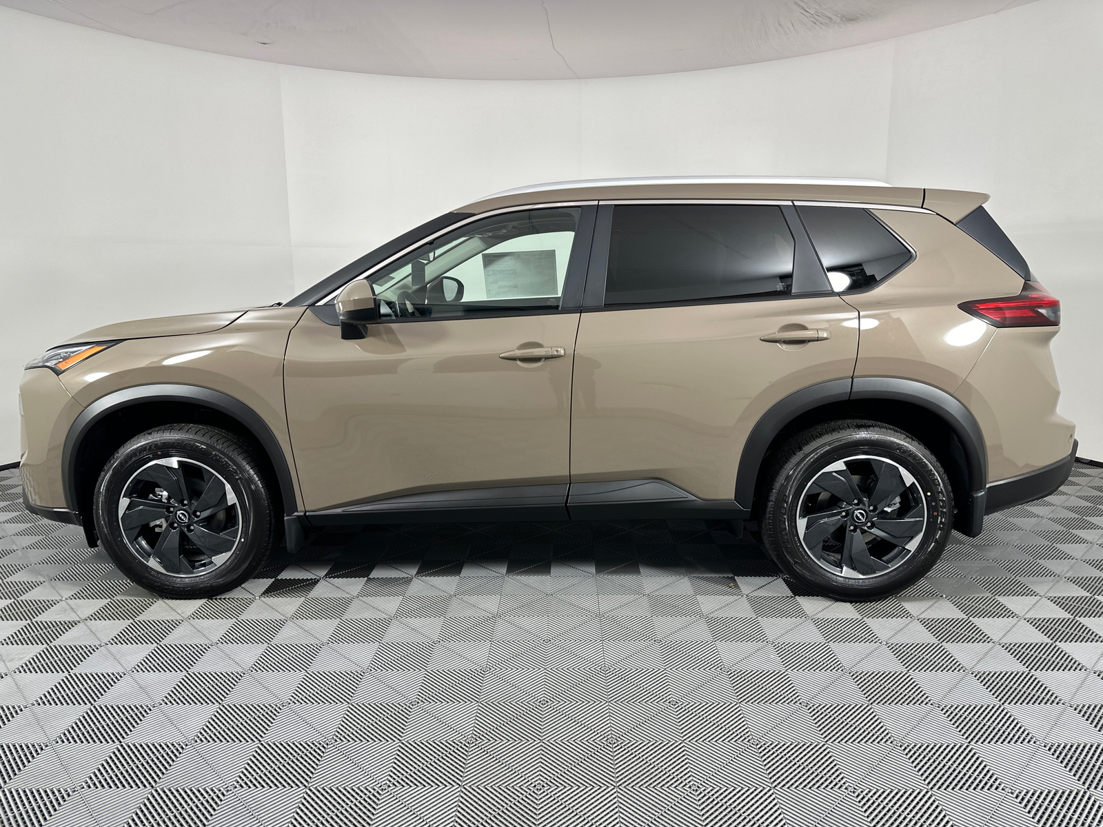 2025 Nissan Rogue SV 4