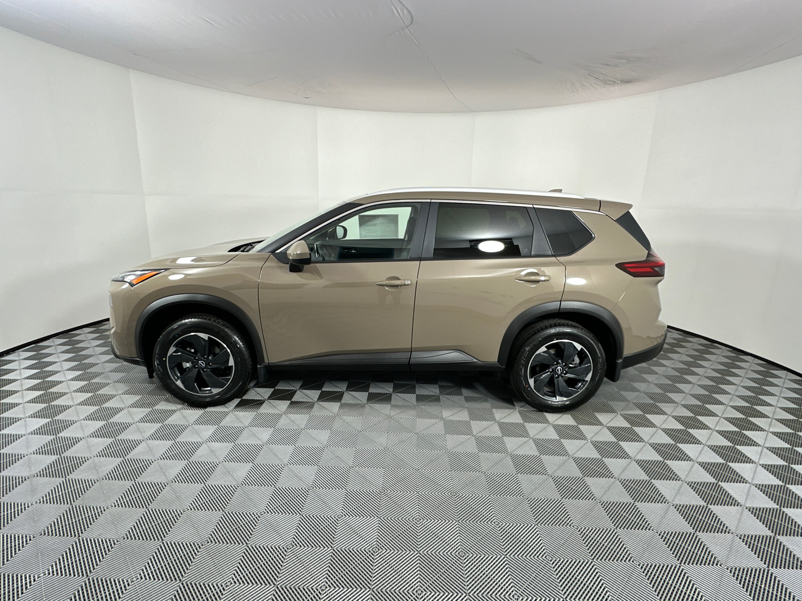 2025 Nissan Rogue SV 4