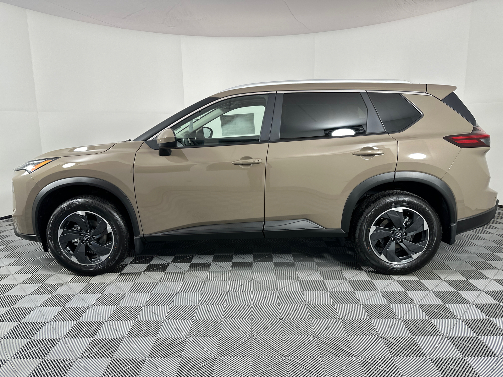 2025 Nissan Rogue SV 4